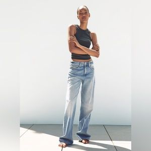 Zara - Mid-Rise Wide Leg Jeans - Never worn!!